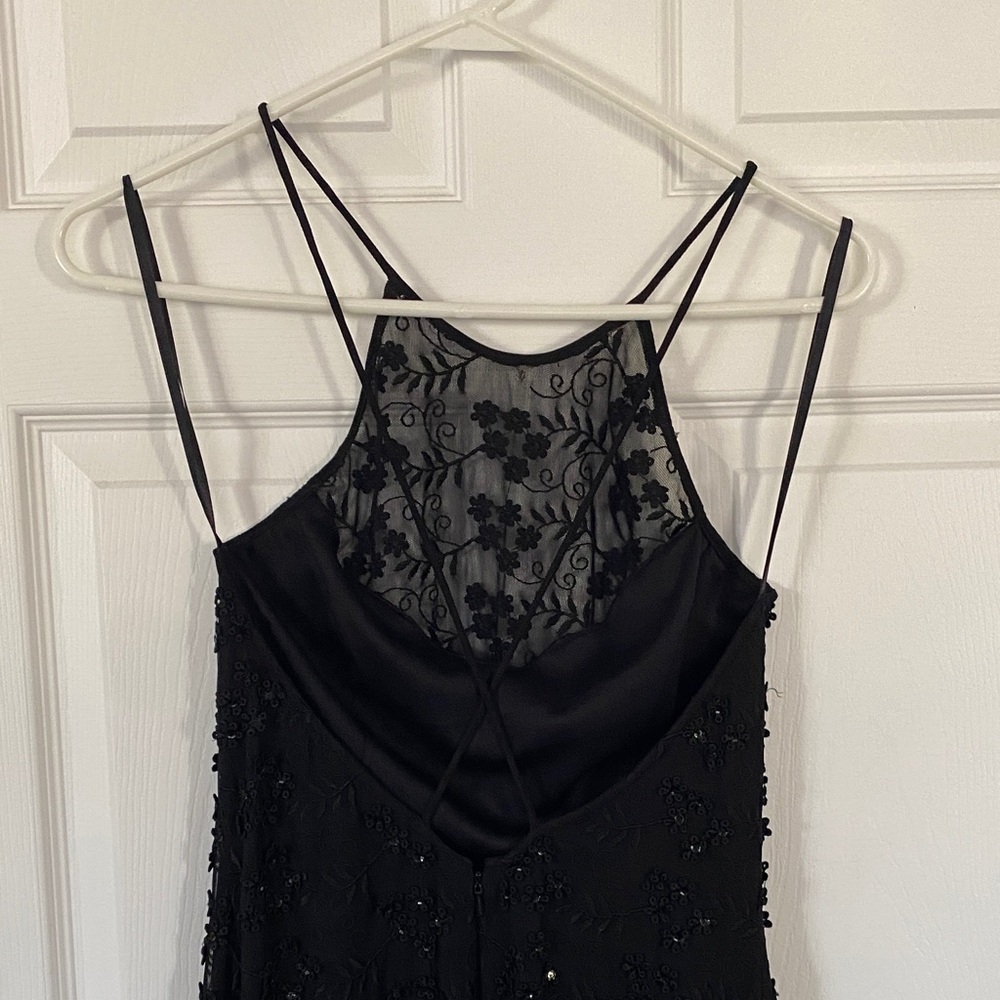 Elegant Black Asymmetrical Lace Dress - Picture 3 of 5